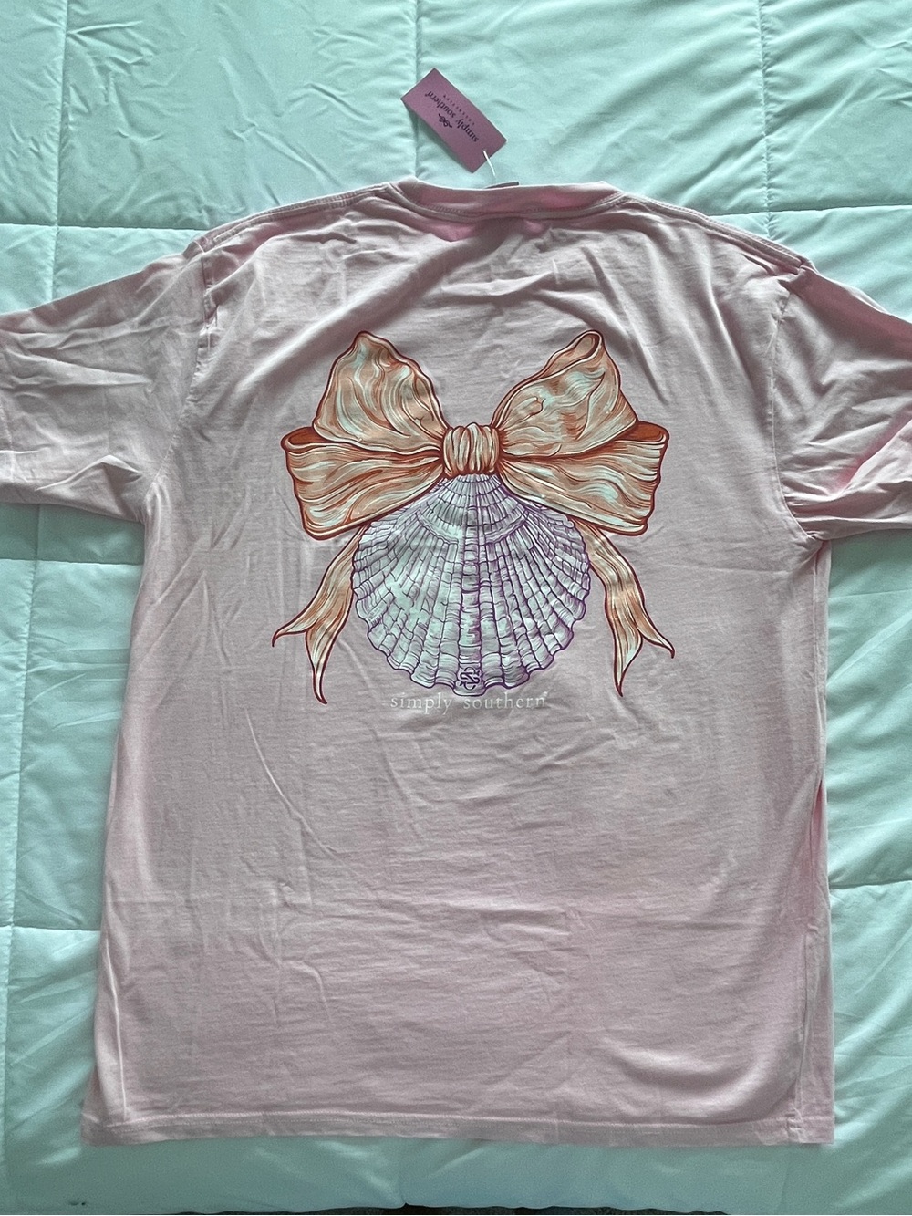 Simply Southern Mineral Washed Light Pink Tee with Seashell and Bow. Sz Large